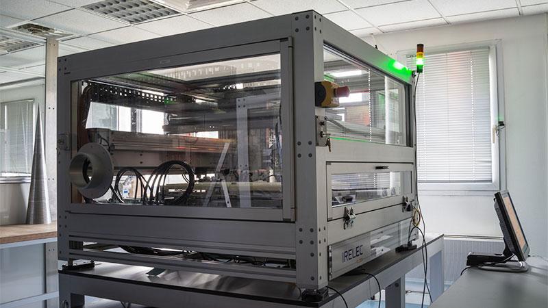 Automated surface inspection lab by grazing incidence x-ray fluorescence for the control of air pollution by nanoparticles 